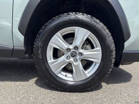 Used 2021 Toyota RAV4 XLE AWD/4WD image 9