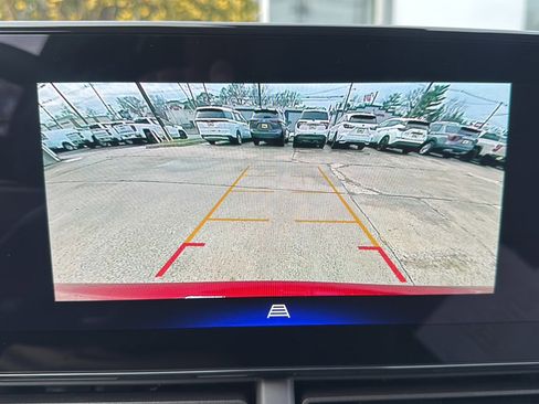 Used 2025 Chevrolet Trax RS w/ Driver Confidence Package image 34