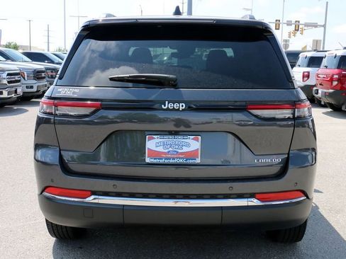 Used 2024 Jeep Grand Cherokee Laredo RWD image 6