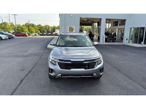 Used 2024 Kia Seltos SX w/ SX Sunroof Package AWD/4WD image 8