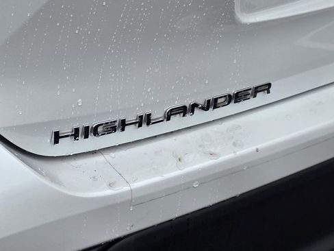 Used 2022 Toyota Highlander XLE image 15