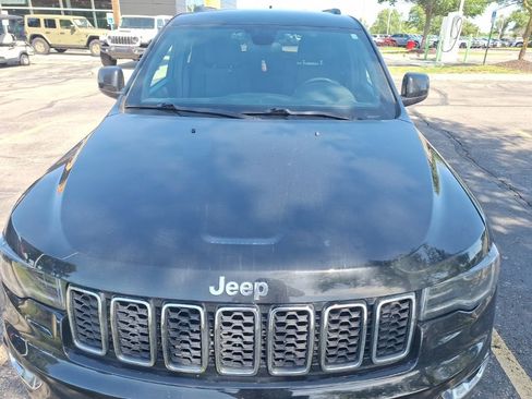 Used 2020 Jeep Grand Cherokee Laredo w/ Security & Convenience Group AWD/4WD image 2