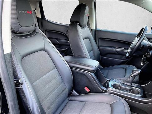 Used 2022 GMC Canyon AT4 w/ Driver Alert Package image 9