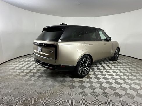 Used 2022 Land Rover Range Rover First Edition image 4