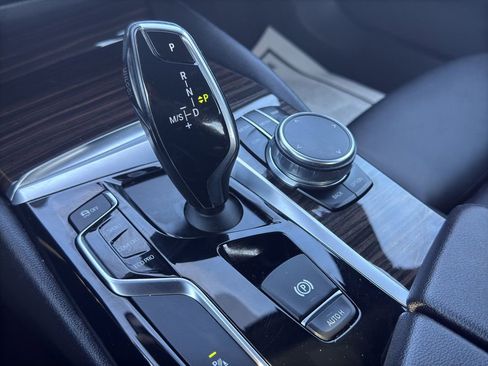 Used 2018 BMW 530i xDrive image 14