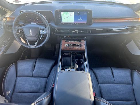 Used 2025 Lincoln Aviator Black Label image 16