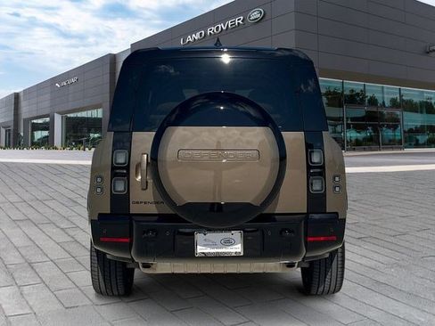 New 2026 Land Rover Defender 130 X-Dynamic SE AWD/4WD image 4