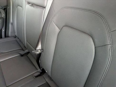 Used 2023 Land Rover Defender 110 V8 image 15