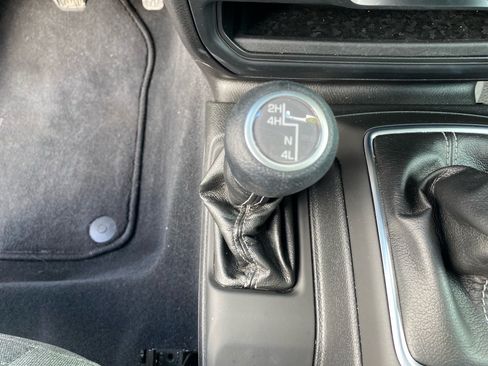 Used 2025 Jeep Wrangler Sport AWD/4WD image 13