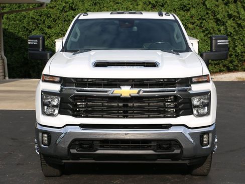 Used 2024 Chevrolet Silverado 3500 LT w/ Convenience Package AWD/4WD image 8