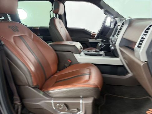 Used 2018 Ford F150 King Ranch w/ Equipment Group 601A Luxury AWD/4WD image 33