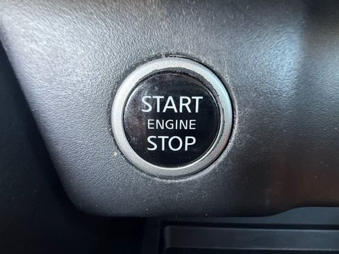 Used 2023 Nissan Rogue SV image 19