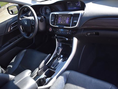 Used 2017 Honda Accord EX-L image 13