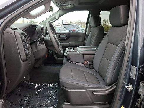 Used 2019 Chevrolet Silverado 1500 Custom w/ Custom Value Package image 13