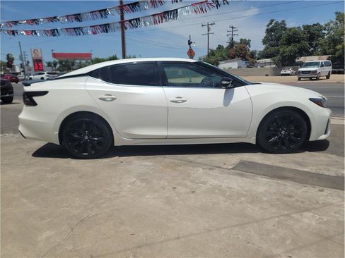 Used 2020 Nissan Maxima SR w/ Sport Mat Group FWD image 3