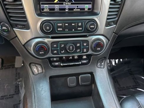 Used 2018 Chevrolet Suburban LT w/ LT Signature Package image 21