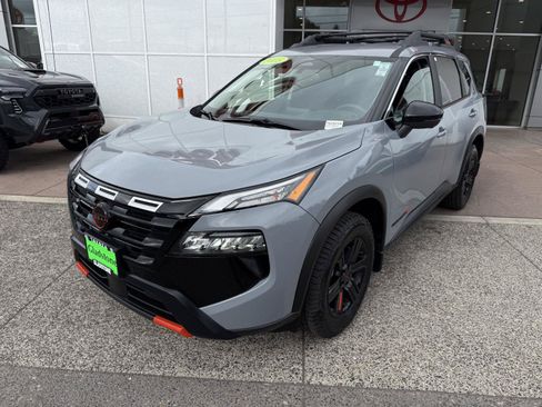 Used 2025 Nissan Rogue SV w/ Rock Creek Premium Package AWD/4WD image 2