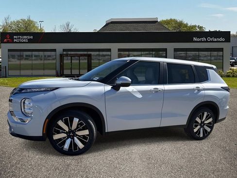 New 2026 Mitsubishi Outlander SE FWD image 1
