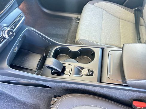 Used 2024 Volvo XC40 B5 Core image 42