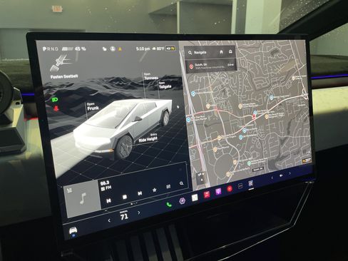 Used 2024 Tesla Cybertruck AWD Crew Cab image 27