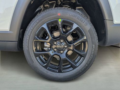 New 2026 Jeep Compass Latitude image 6