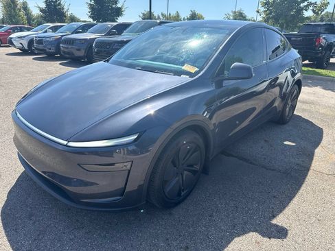 Used 2026 Tesla Model Y Long Range AWD/4WD image 1
