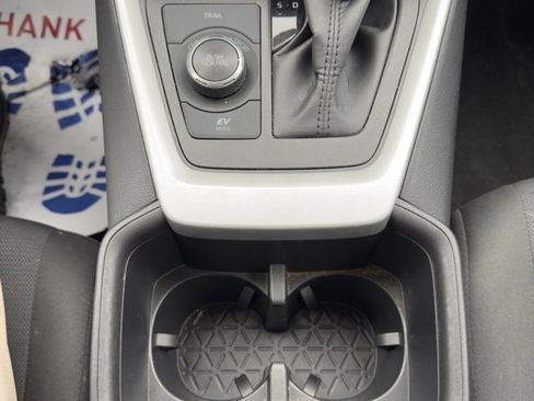 Used 2025 Toyota RAV4 XLE image 21