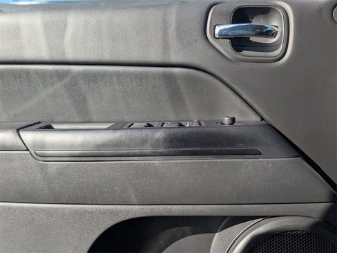 Used 2016 Jeep Patriot High Altitude image 28