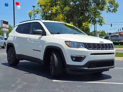 Used 2021 Jeep Compass Latitude w/ Driver Assistance Group FWD image 6