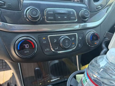 Used 2019 Chevrolet Impala LT w/ LT Convenience Package image 13