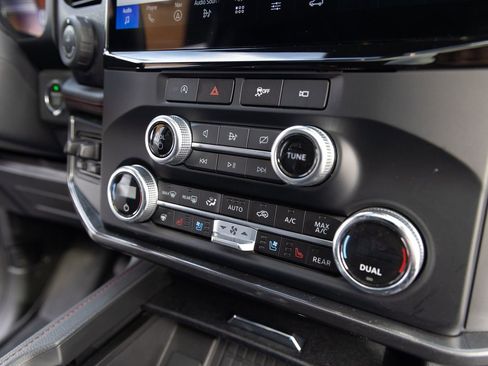 Used 2023 Ford Expedition Limited image 32