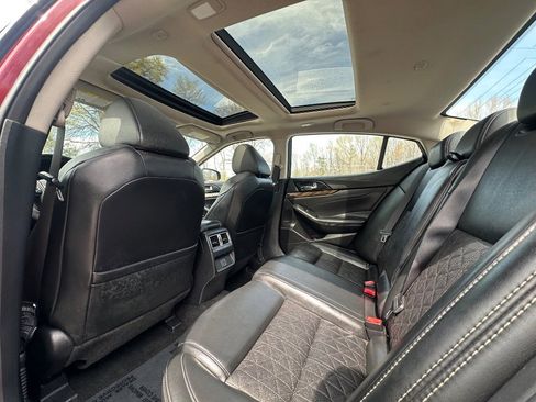 Used 2018 Nissan Maxima Platinum w/ Interior Lighting Package image 16