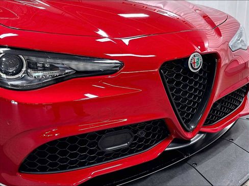 Used 2022 Alfa Romeo Giulia Sprint RWD image 32