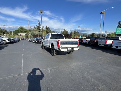 Used 2023 Ford F350 Platinum w/ FX4 Off-Road Package AWD/4WD image 4