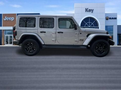 Used 2020 Jeep Wrangler Unlimited Sahara image 8
