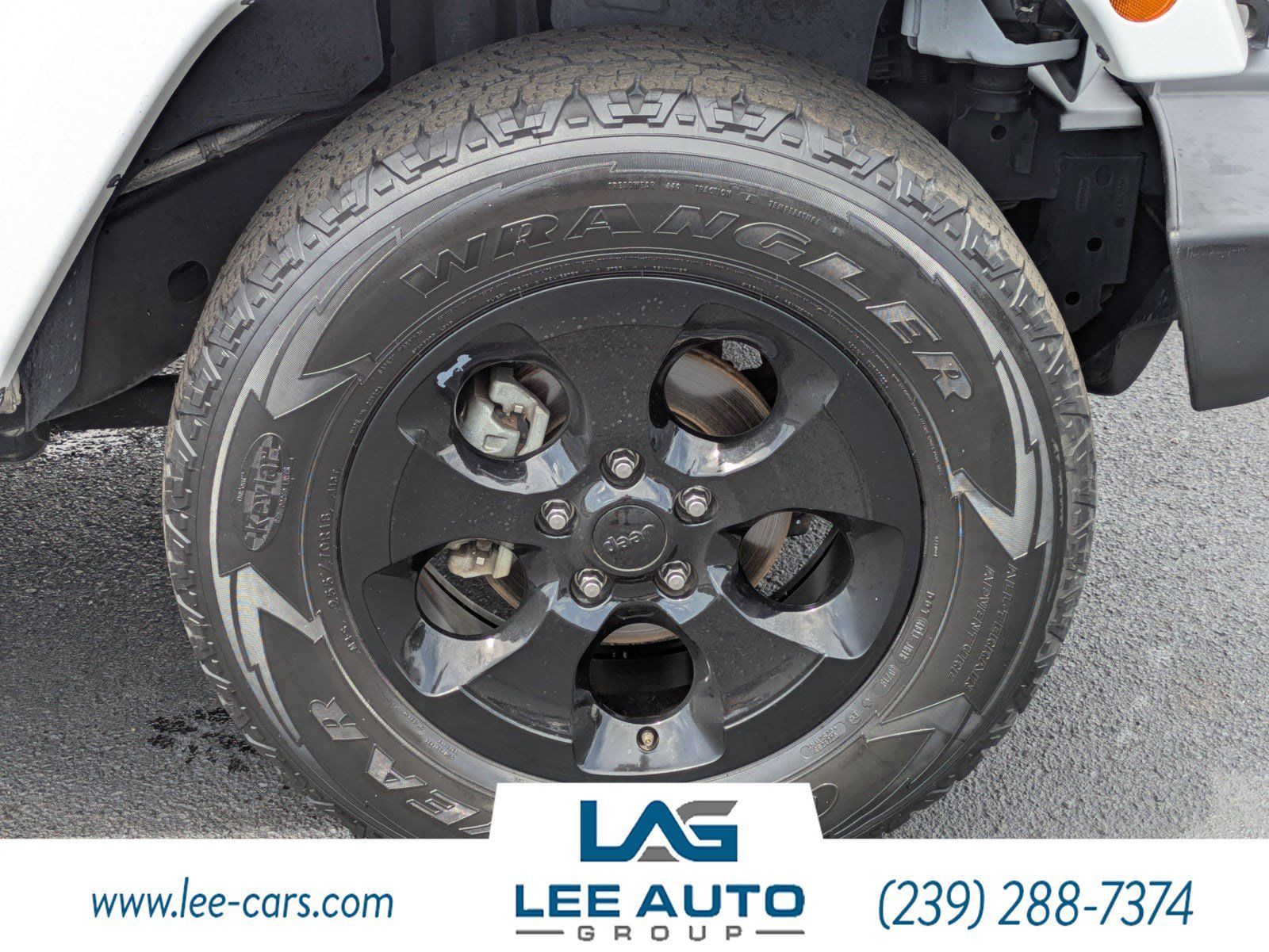Used 2015 Jeep Wrangler Unlimited Sahara AWD/4WD image 9