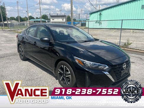 Used 2025 Nissan Sentra SV FWD image 3