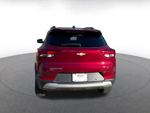 Used 2025 Chevrolet TrailBlazer LT w/ Driver Confidence Package image 11