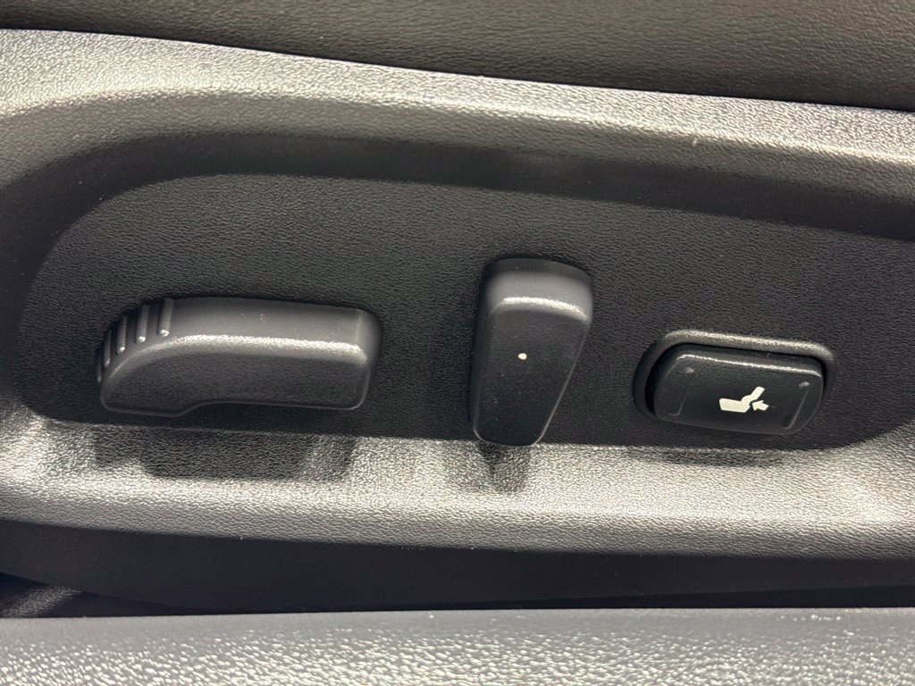Used 2017 INFINITI Q60 3.0t AWD/4WD image 11