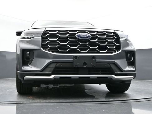 Certified 2025 Ford Explorer Platinum image 17