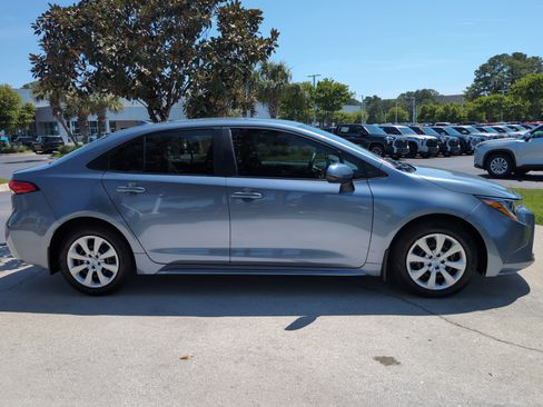 Certified 2025 Toyota Corolla LE image 11