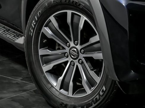 Used 2019 Nissan Armada SL w/ Premium Package image 3