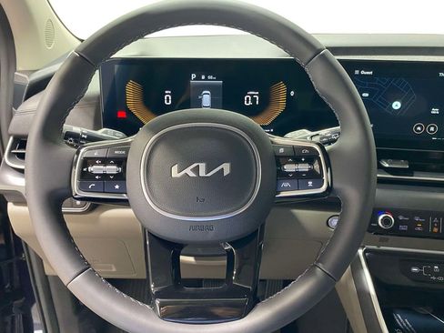 New 2026 Kia Carnival FWD image 19