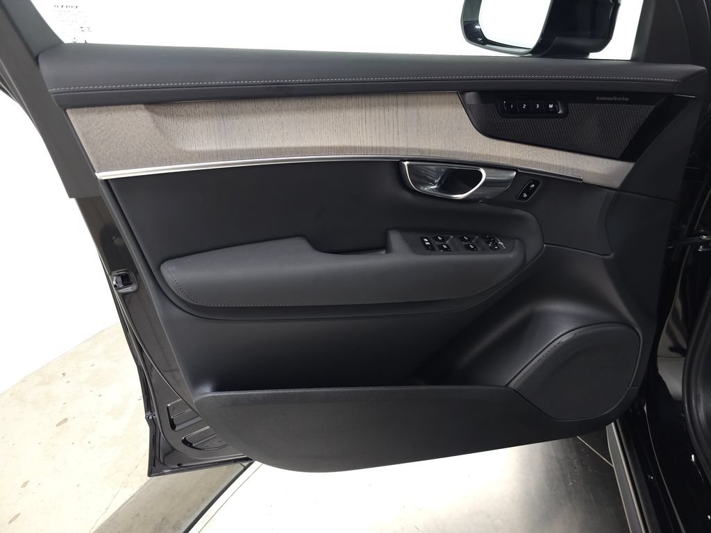 Certified 2026 Volvo XC90 B6 Ultra AWD/4WD image 16