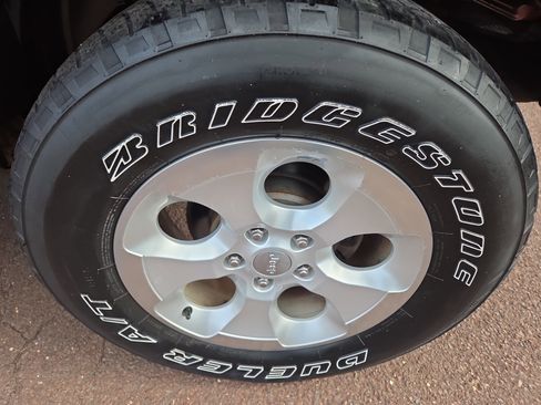 Used 2014 Jeep Wrangler Unlimited Sahara w/ Connectivity Group image 11