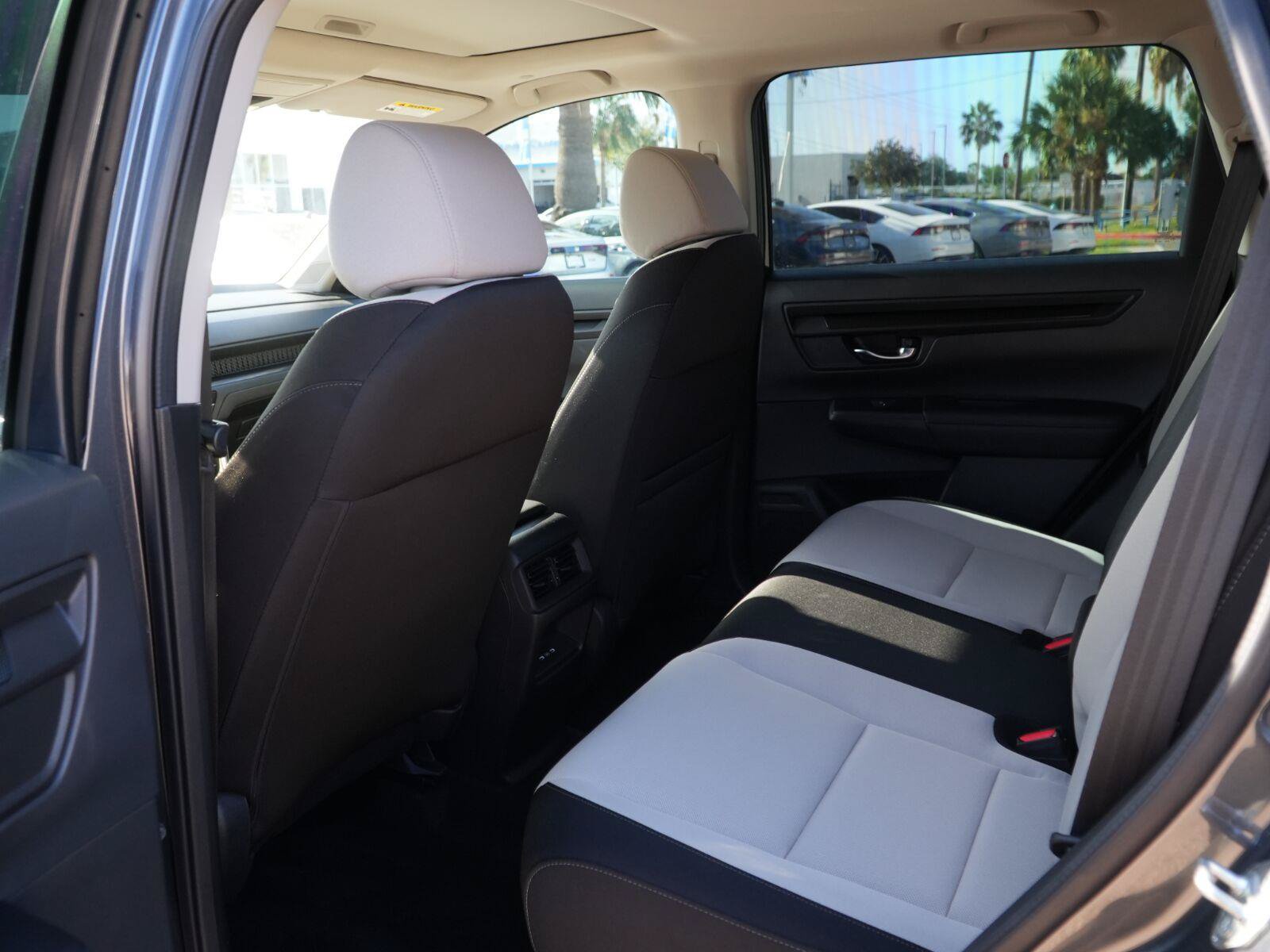 Used 2025 Honda CR-V EX image 20