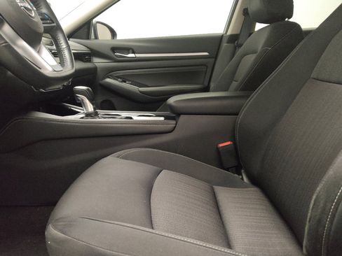 Used 2023 Nissan Altima 2.5 SV w/ SV Premium Package FWD image 17