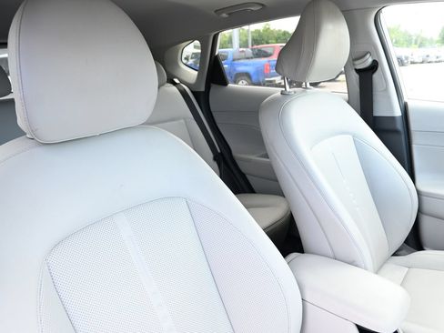 Used 2024 Hyundai Kona Limited AWD/4WD image 38