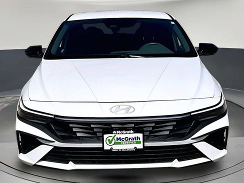 Used 2025 Hyundai Elantra Sport FWD image 2