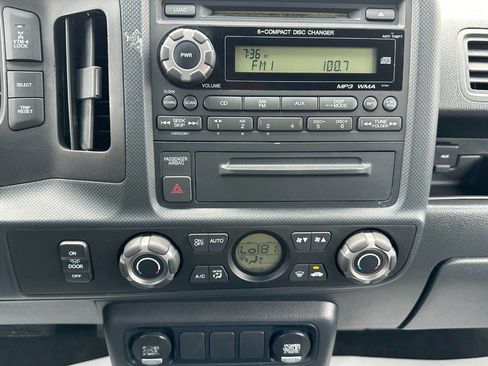 Used 2010 Honda Ridgeline RTS image 19